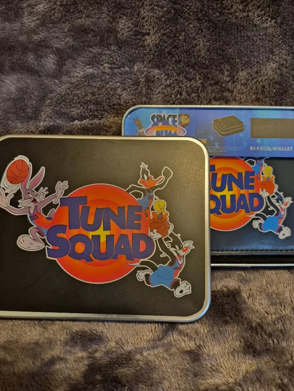 Space Jam Tune Squad Bi-Fold Black Wallet In Tin Looney Tunes Basketball